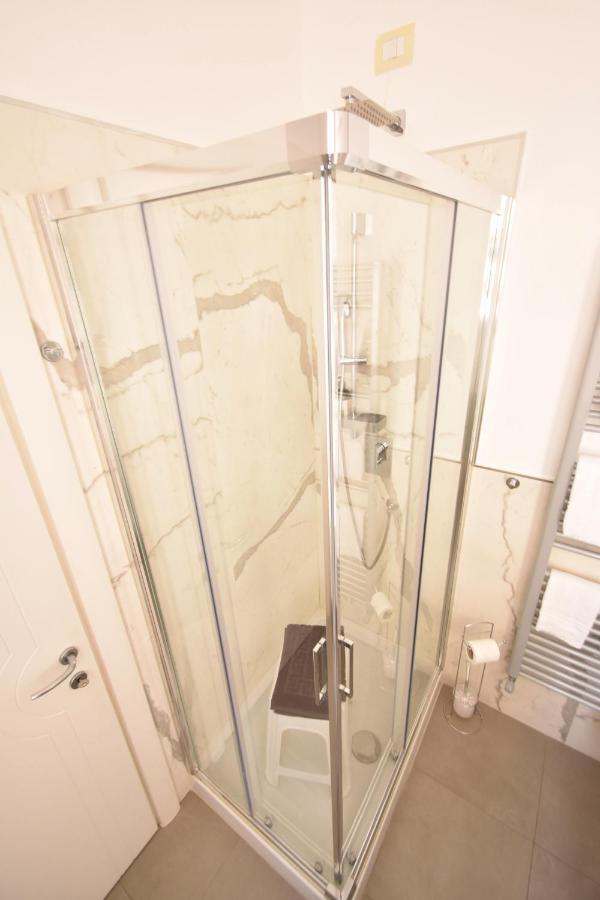 Affittacamere E Appartamenti - Rent Rooms And Apartments Le Camere Nel Corso - Adults Only Ла-Спеція Екстер'єр фото
