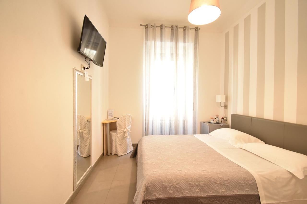 Affittacamere E Appartamenti - Rent Rooms And Apartments Le Camere Nel Corso - Adults Only Ла-Спеція Екстер'єр фото