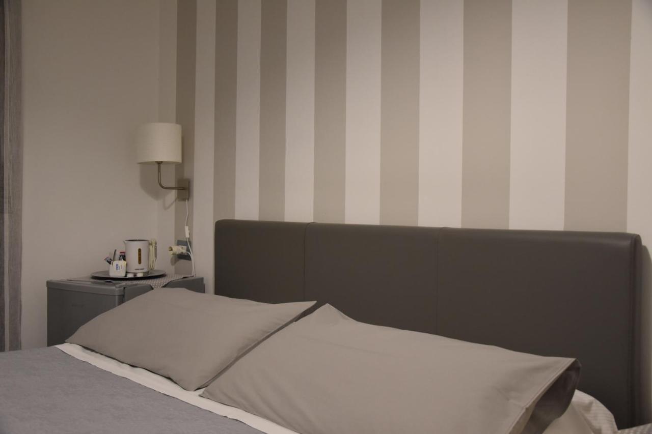 Affittacamere E Appartamenti - Rent Rooms And Apartments Le Camere Nel Corso - Adults Only Ла-Спеція Екстер'єр фото