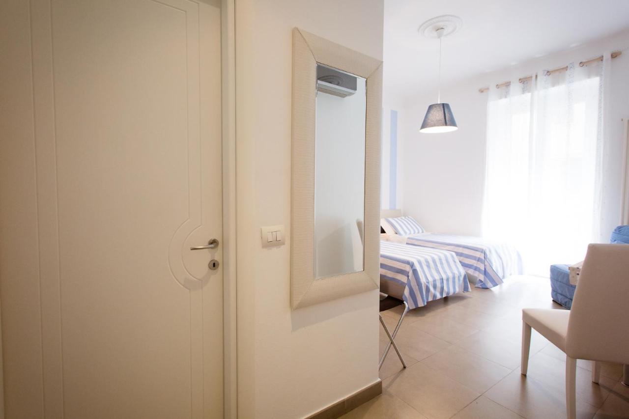 Affittacamere E Appartamenti - Rent Rooms And Apartments Le Camere Nel Corso - Adults Only Ла-Спеція Екстер'єр фото
