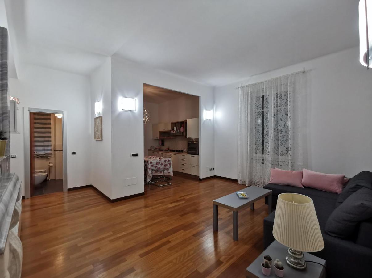 Affittacamere E Appartamenti - Rent Rooms And Apartments Le Camere Nel Corso - Adults Only Ла-Спеція Екстер'єр фото