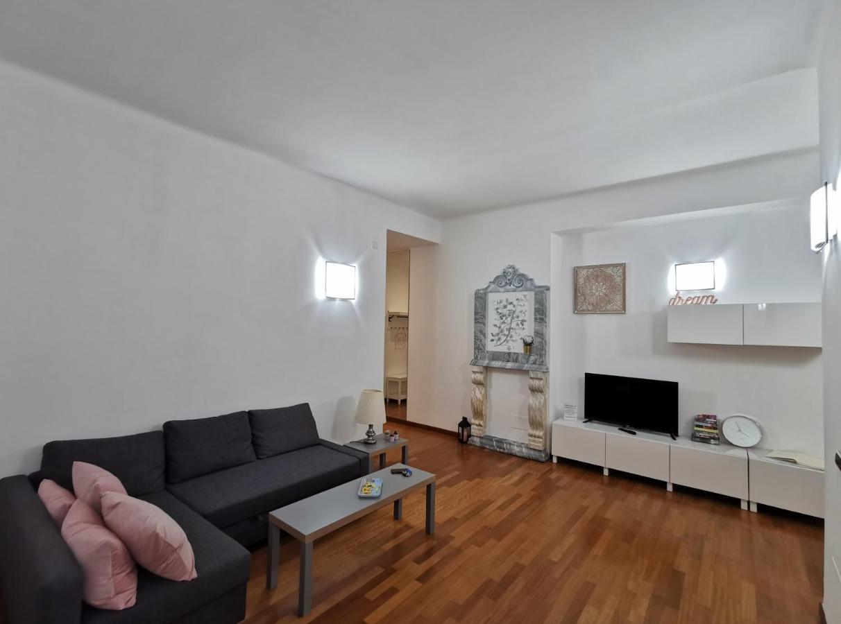 Affittacamere E Appartamenti - Rent Rooms And Apartments Le Camere Nel Corso - Adults Only Ла-Спеція Екстер'єр фото